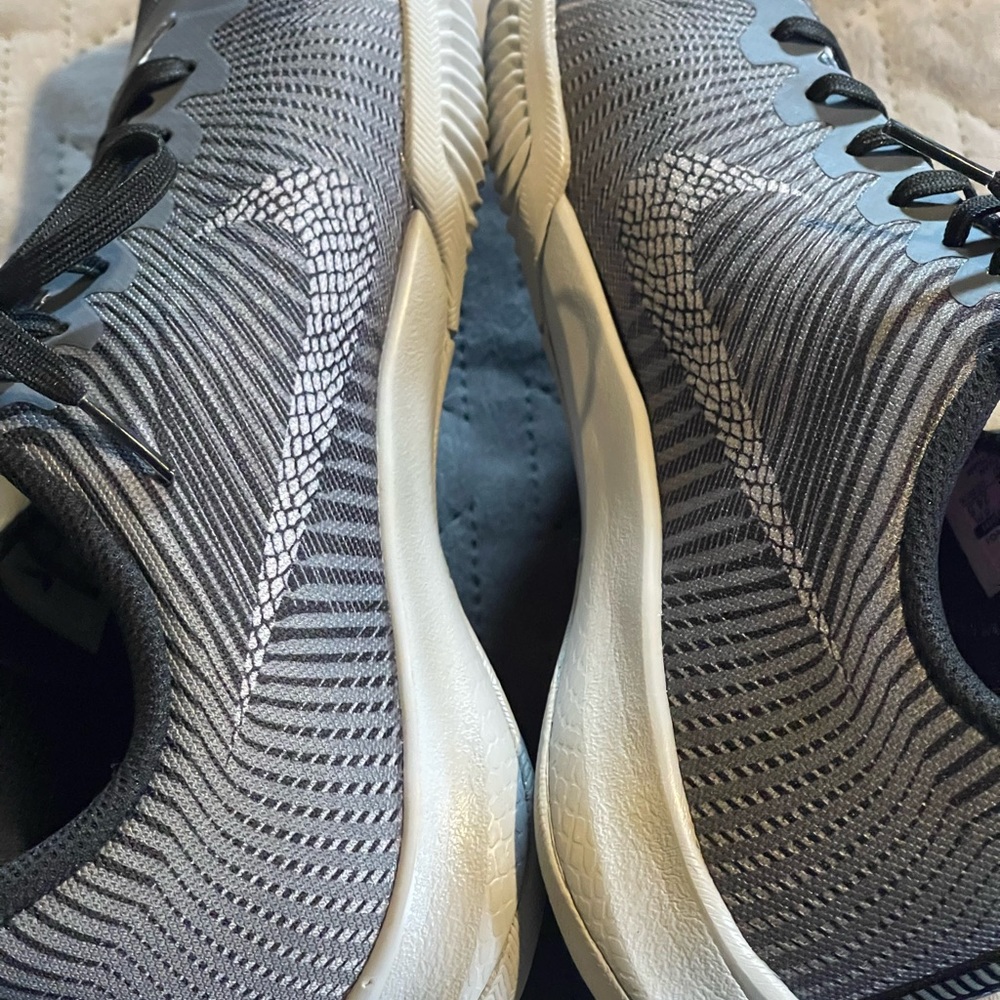 Nike Kobe Bryant shoes youth size 6.5 EUC black/gray - Picture 5 of 13
